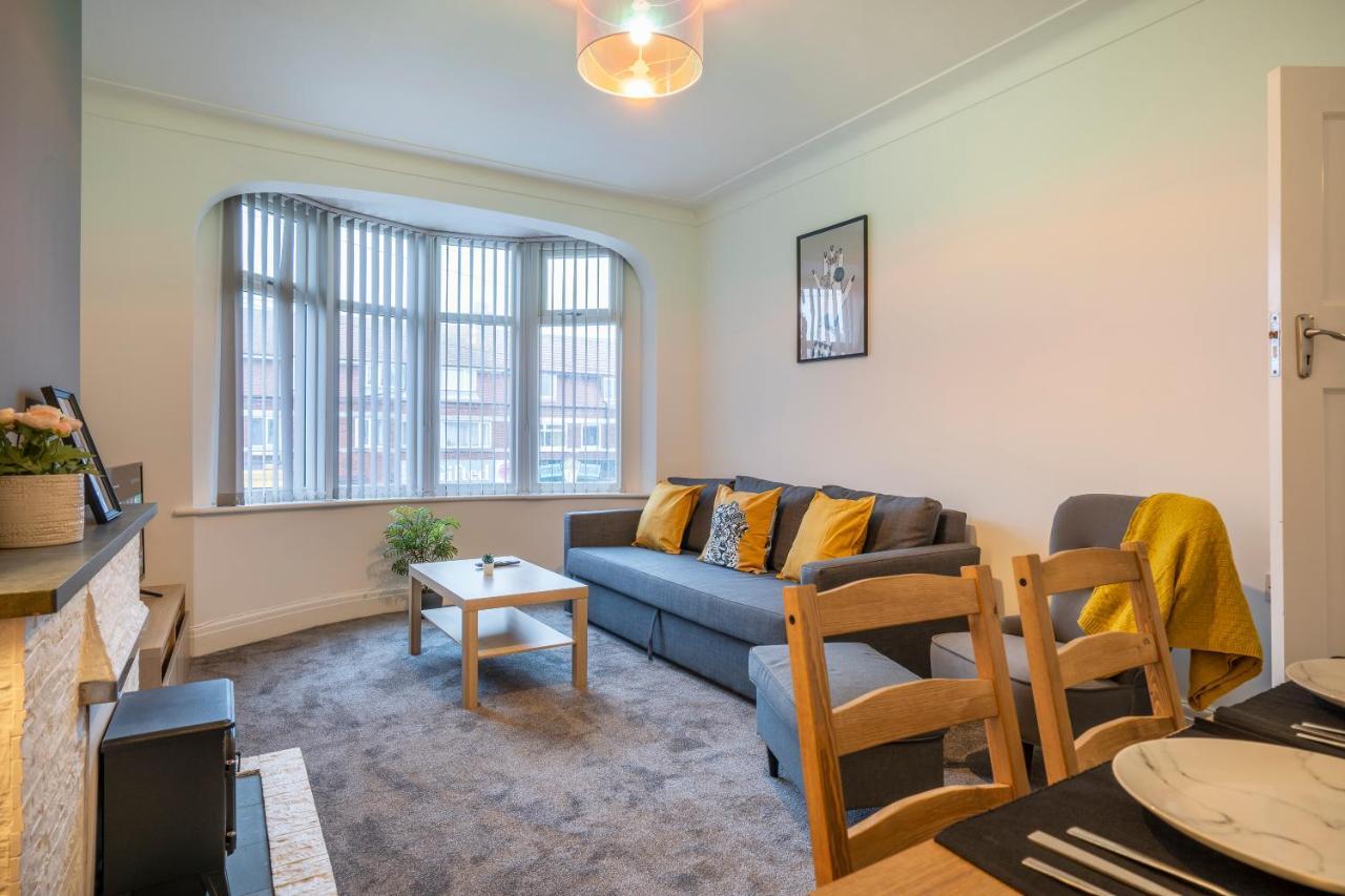 Quiet Neighborhood-Free Parking Apartment Блекпул Екстериор снимка